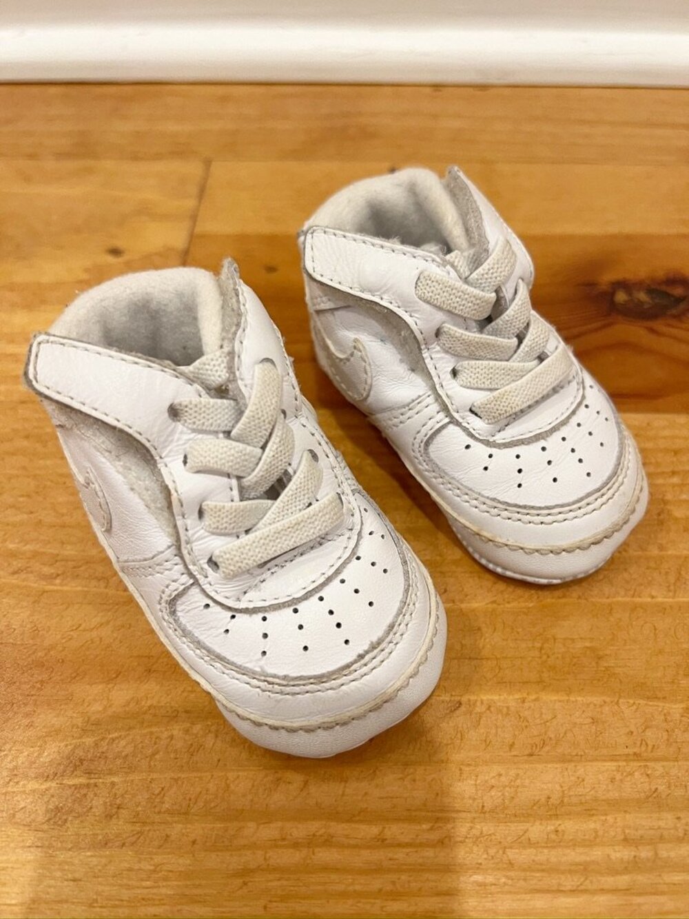 Nike Air Force 1 Low Top Crib Shoe Baby Size 1C Triple White Leather 325337-111